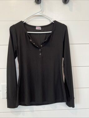 Pulse Black Ribbed Snap-Front Long Sleeve Top